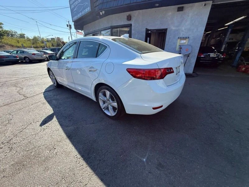 2013 Acura ILX - Image 6 of 12