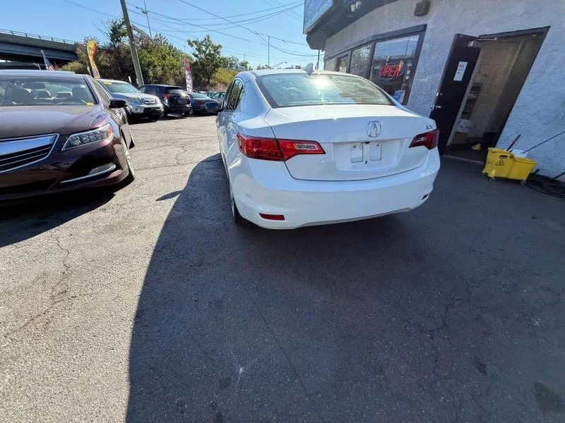 2013 Acura ILX - Image 8 of 12