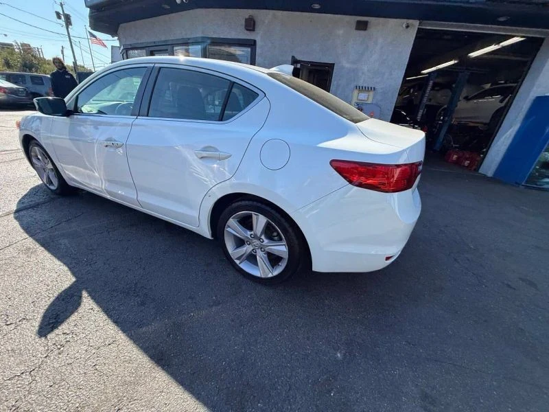 2013 Acura ILX - Image 5 of 12