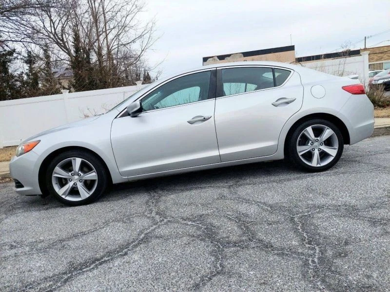 2013 Acura ILX - Image 9 of 12