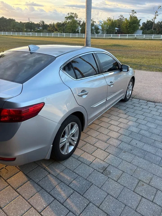 2013 Acura ILX - Image 4 of 10