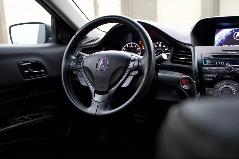2013 Acura ILX - Image 9 of 18