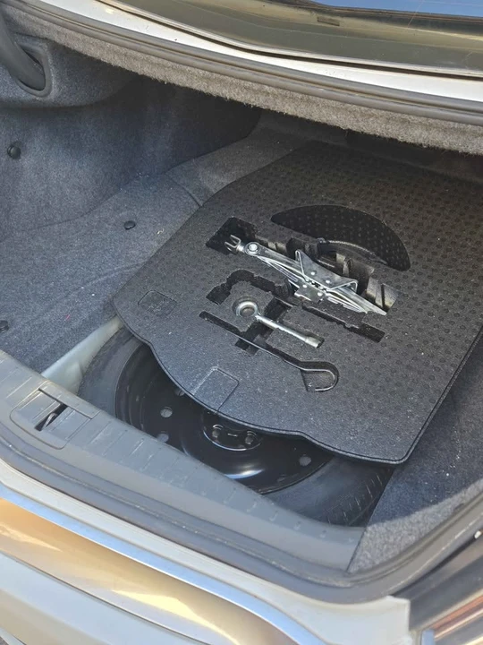 2013 Acura TL 4th Gen - Image 17 of 20