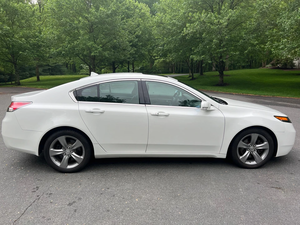 2013 Acura TL 4th Gen - Image 16 of 31