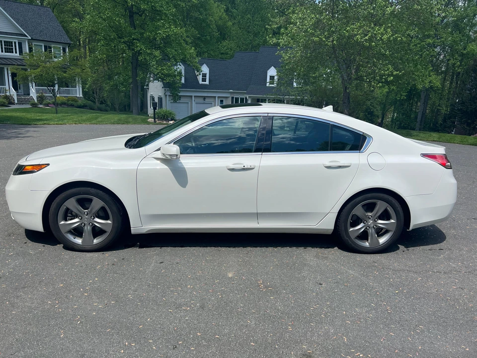 2013 Acura TL 4th Gen - Image 10 of 31