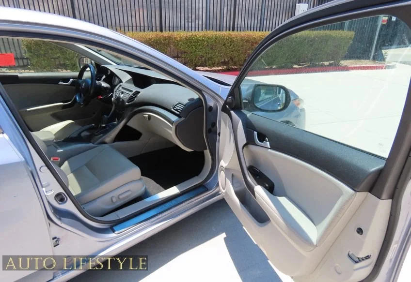 2013 Acura TSX 2nd Gen - Image 25 of 31