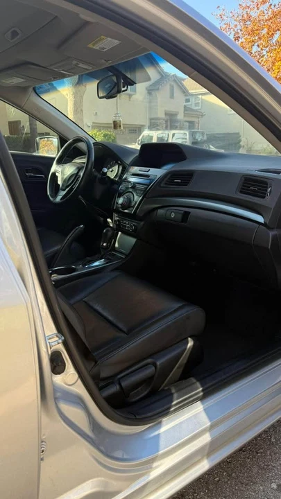 2013 Acura ILX - Image 8 of 13