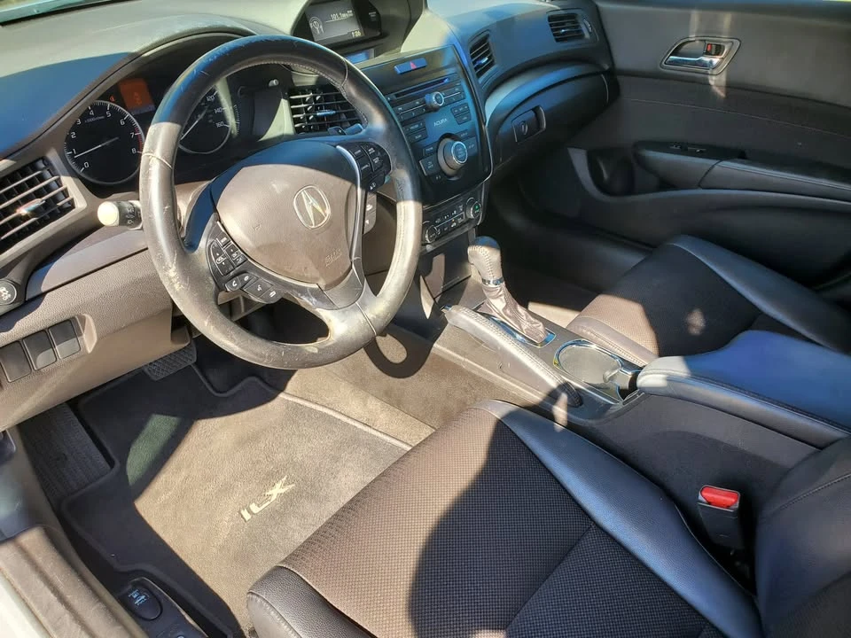 2013 Acura ILX - Image 2 of 3