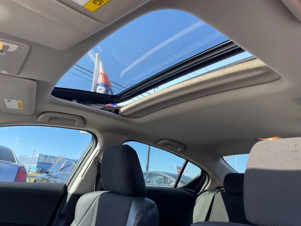 2013 Acura ILX - Image 8 of 19