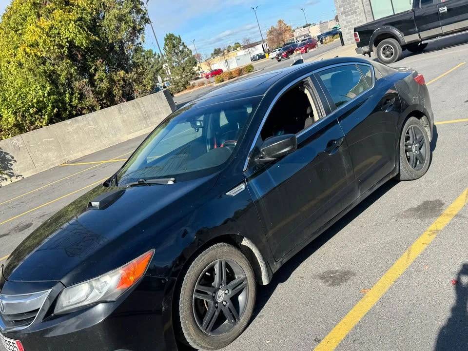 2013 Acura ILX - Image 2 of 9