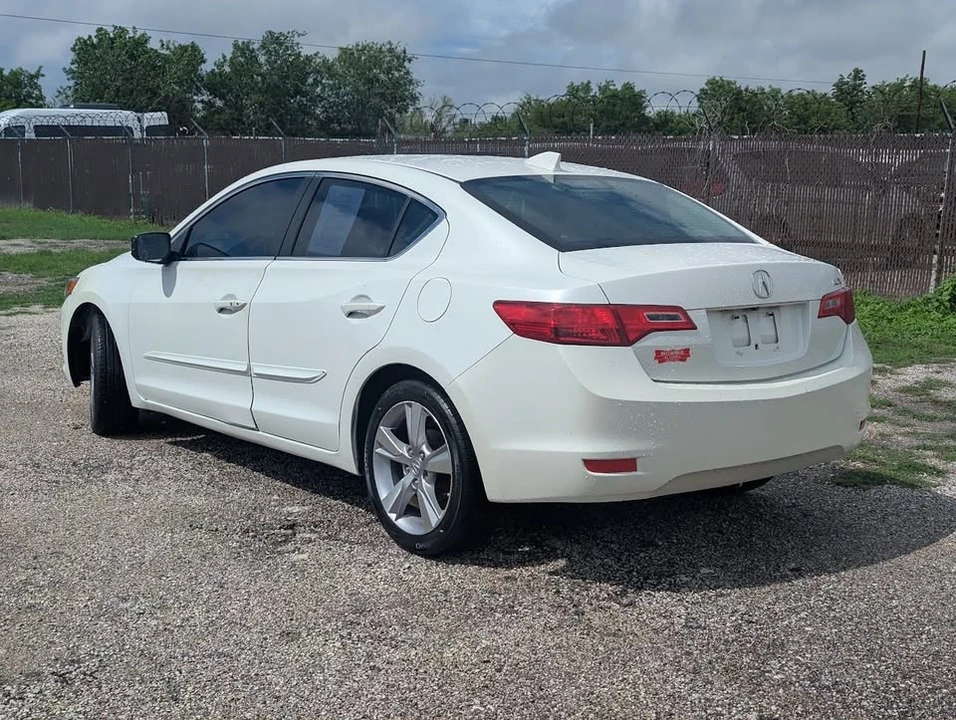 2013 Acura ILX - Image 2 of 8