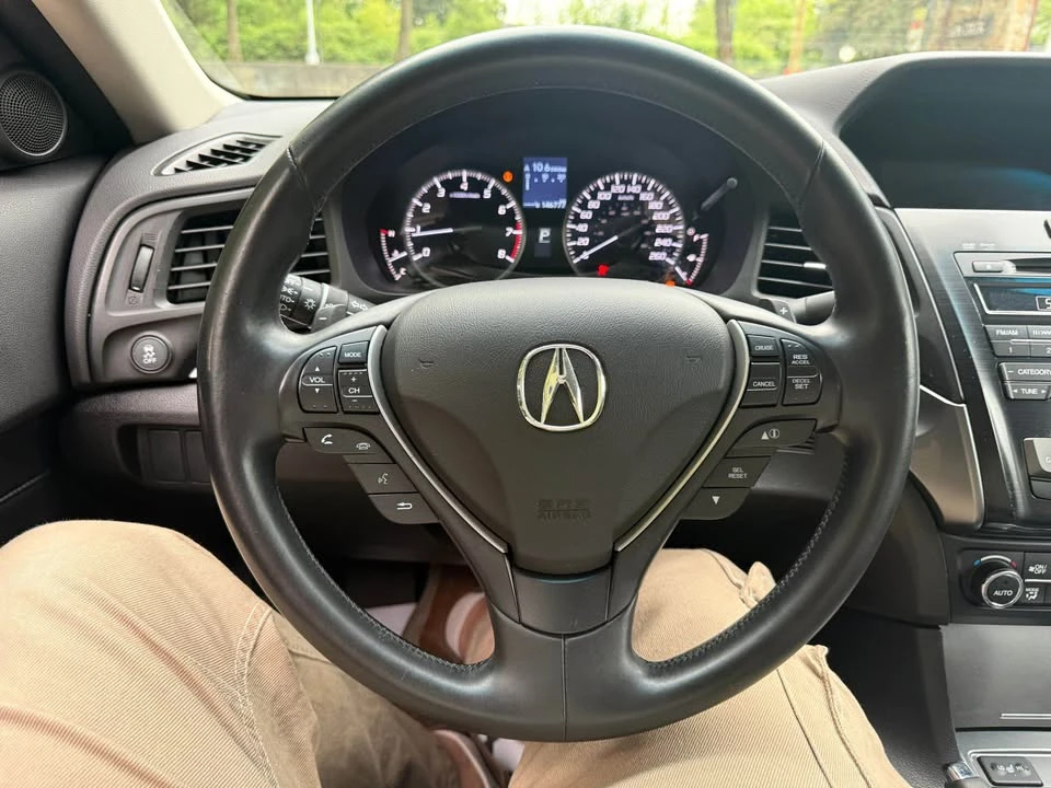 2013 Acura ILX - Image 10 of 16