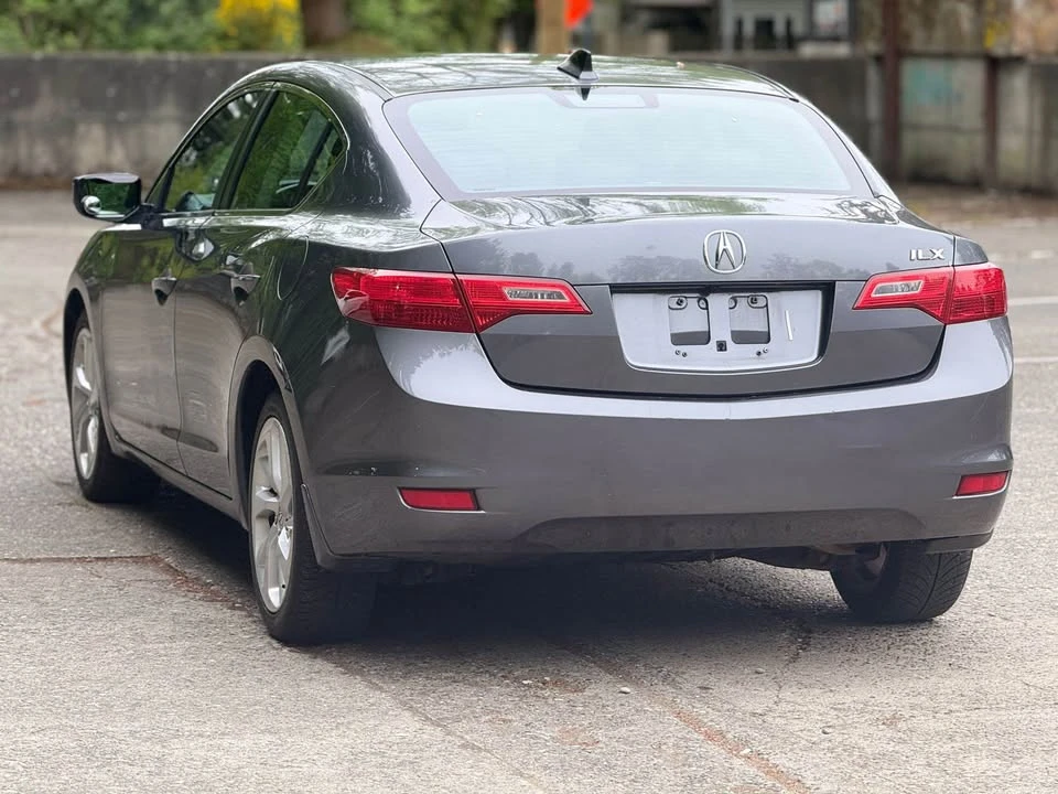 2013 Acura ILX - Image 9 of 16
