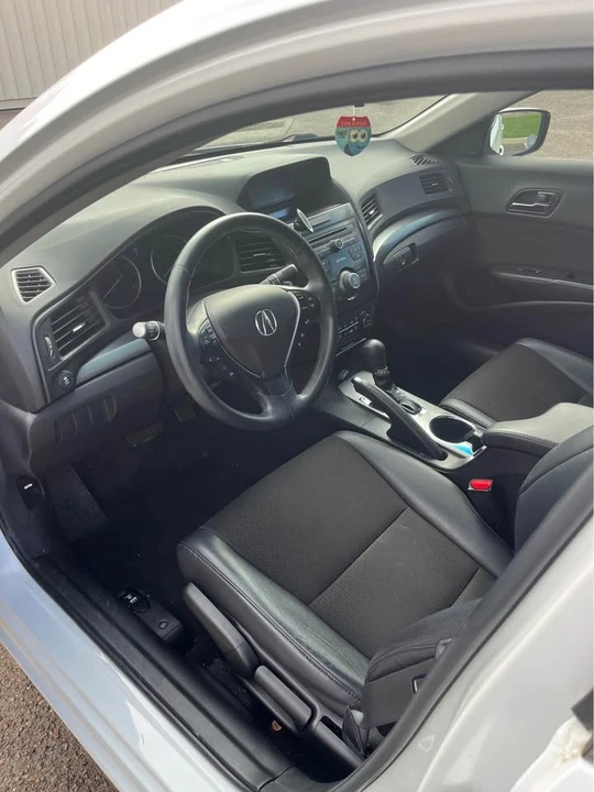 2013 Acura ILX - Image 6 of 11