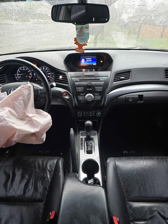 2013 Acura ILX - Image 10 of 15