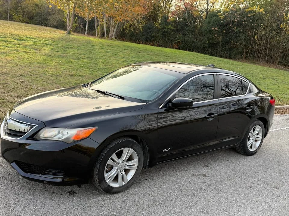 2013 Acura ILX - Image 2 of 11