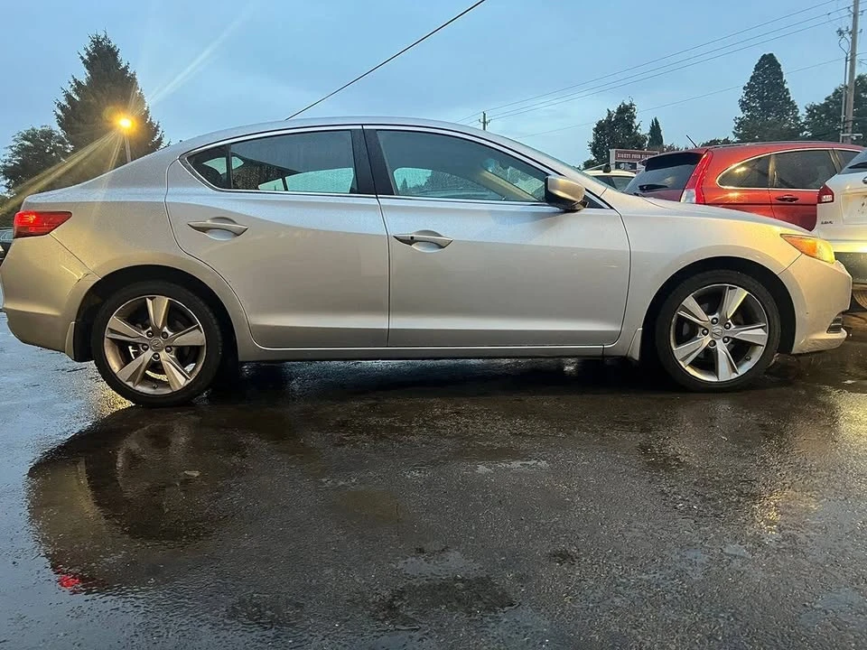 2013 Acura ILX - Image 9 of 19