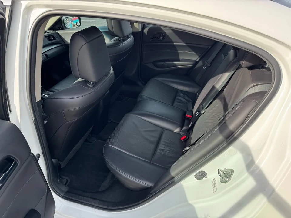 2013 Acura ILX - Image 10 of 17
