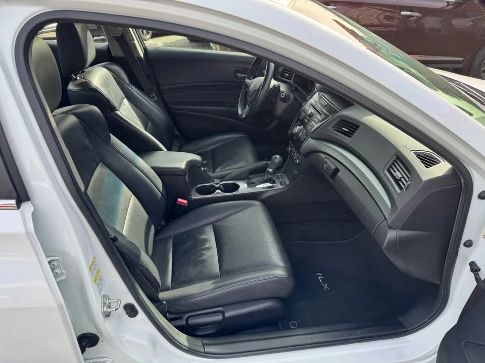2013 Acura ILX - Image 9 of 17