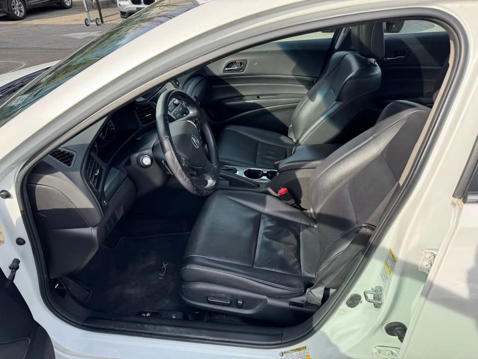 2013 Acura ILX - Image 8 of 17