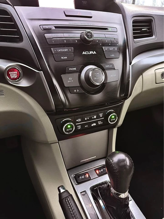 2013 Acura ILX - Image 15 of 19