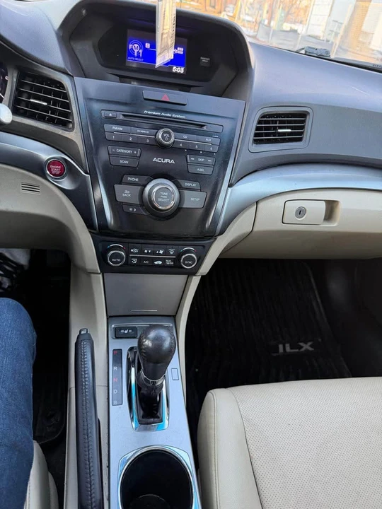 2013 Acura ILX - Image 17 of 18