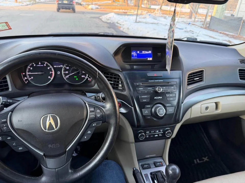 2013 Acura ILX - Image 14 of 18