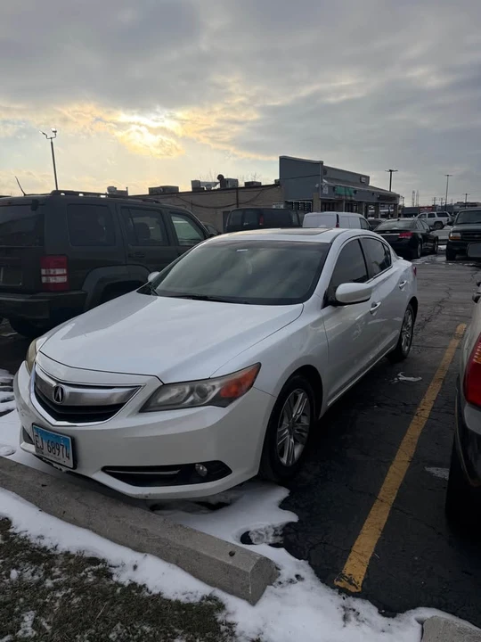 2013 Acura ILX - Image 2 of 11