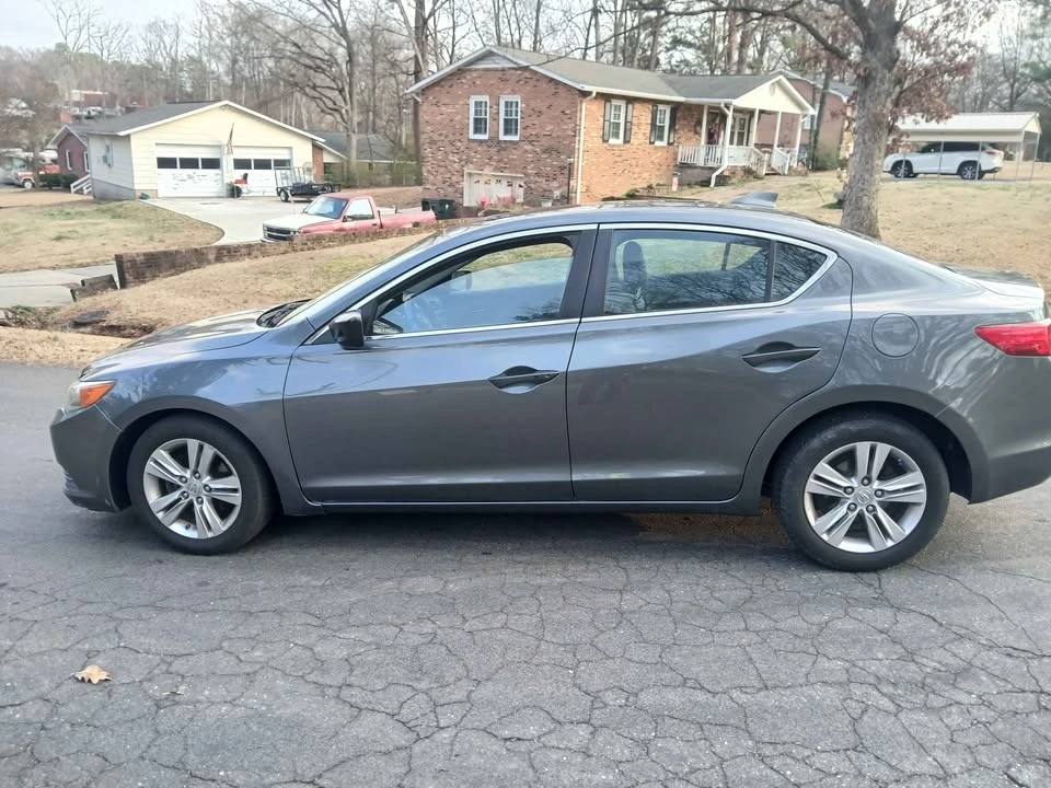 2013 Acura ILX - Image 10 of 17