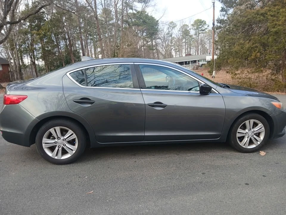 2013 Acura ILX - Image 9 of 17