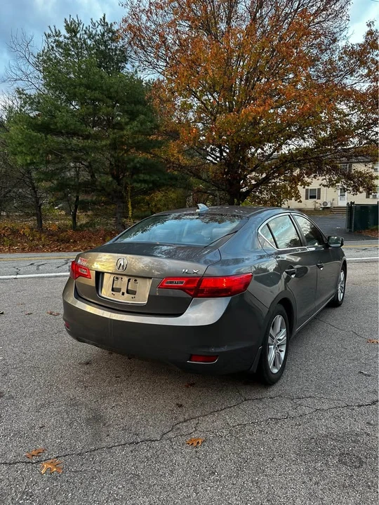 2013 Acura ILX - Image 10 of 19