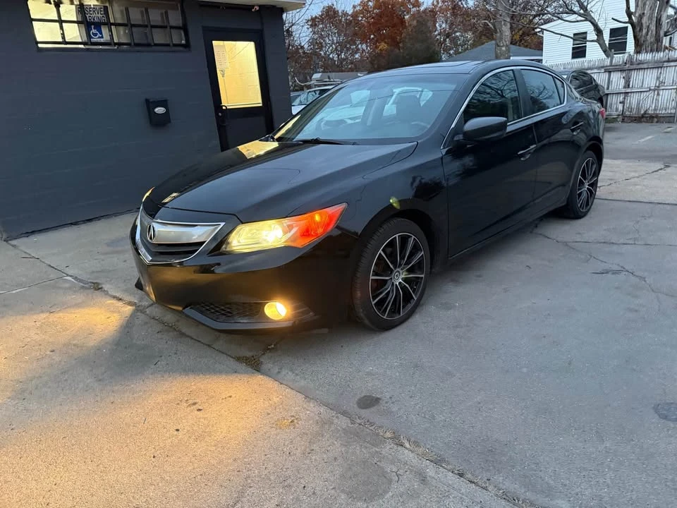 2013 Acura ILX - Image 2 of 10