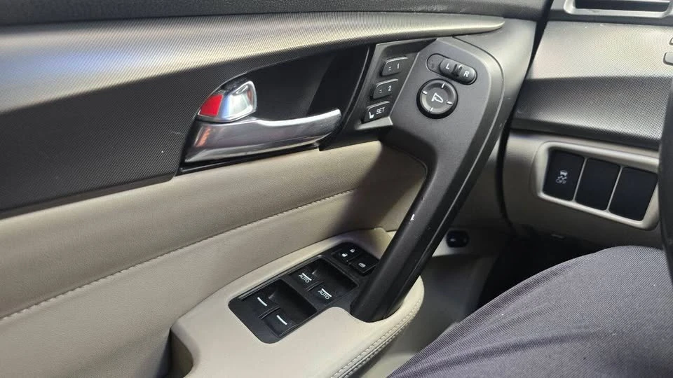 2013 Acura TL 4th Gen - Image 13 of 15