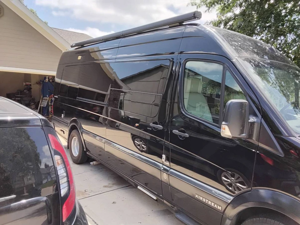 2013 Airstream - Image 3 of 12