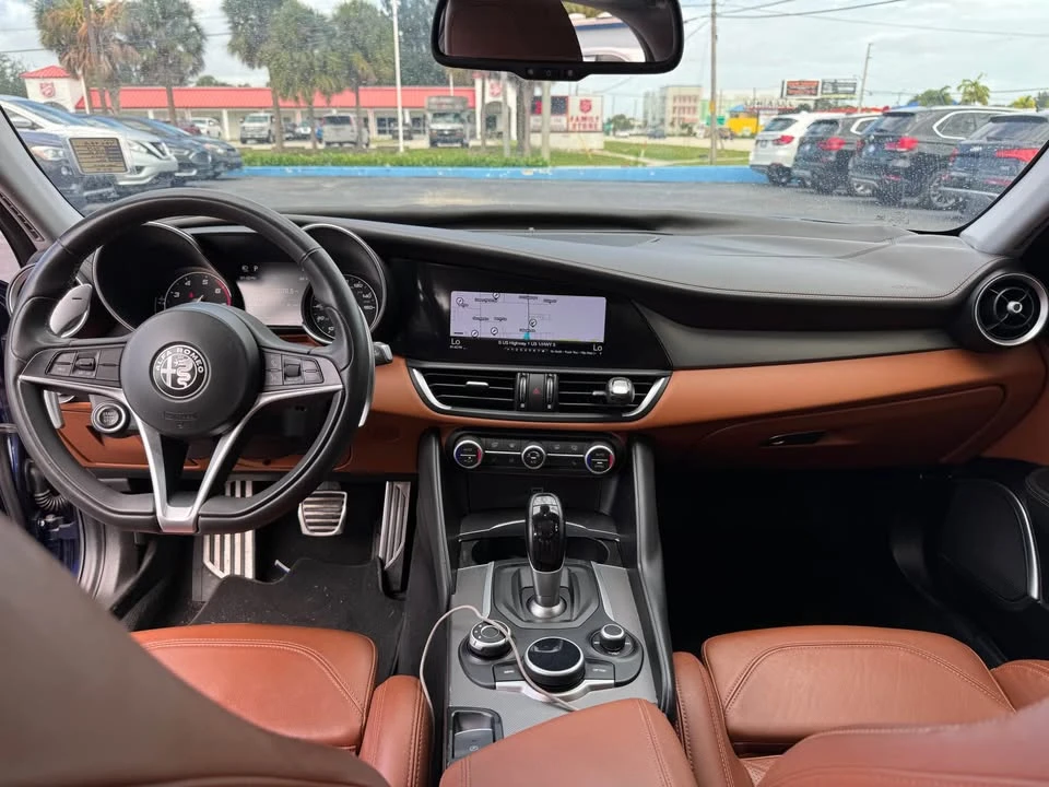 2013 Alfa Romeo Giulia - Image 9 of 18