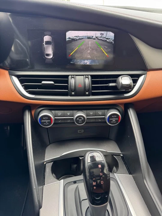2013 Alfa Romeo Giulia - Image 10 of 18