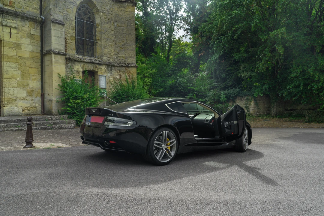 2013 Aston Martin DB9 - Image 13 of 31
