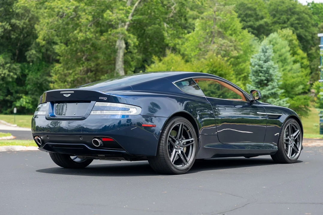 2013 Aston Martin DB9 - Image 11 of 31