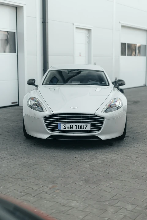2013 Aston Martin Rapide - Image 17 of 21