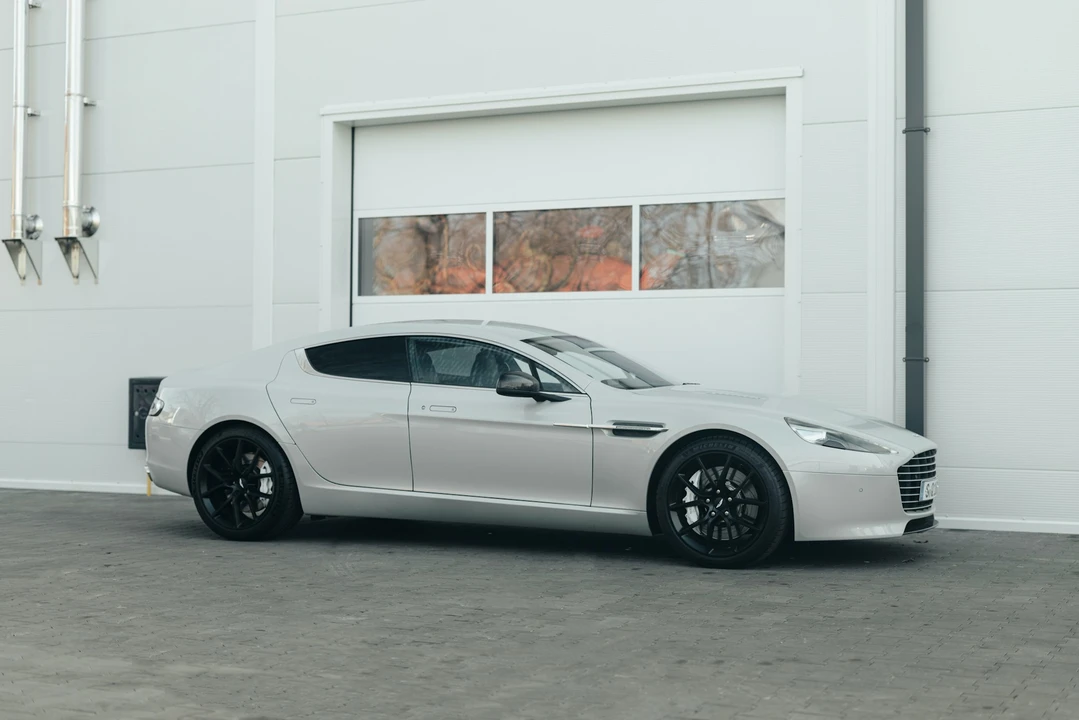 2013 Aston Martin Rapide - Image 11 of 21