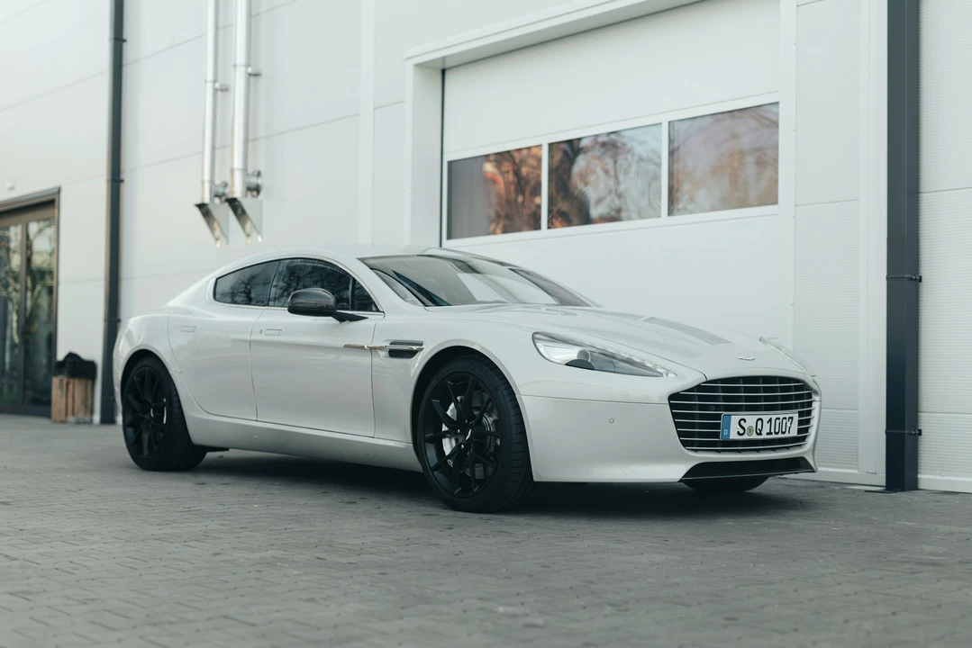 2013 Aston Martin Rapide - Image 12 of 21