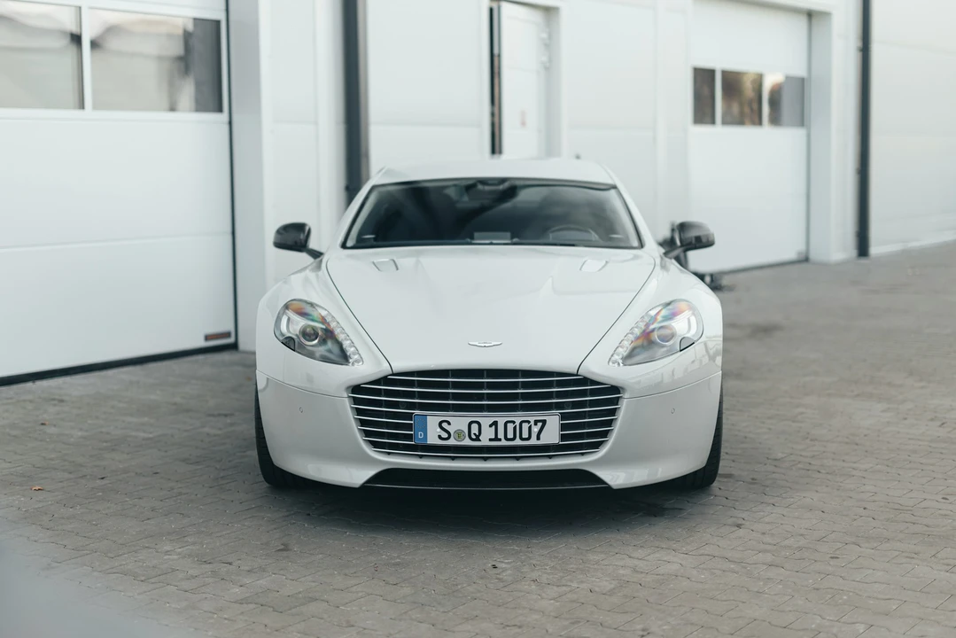2013 Aston Martin Rapide - Image 2 of 21