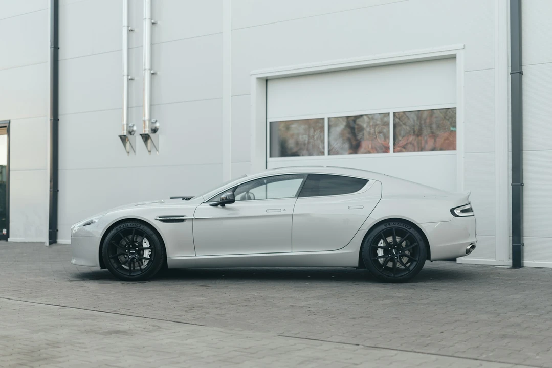 2013 Aston Martin Rapide - Image 14 of 21
