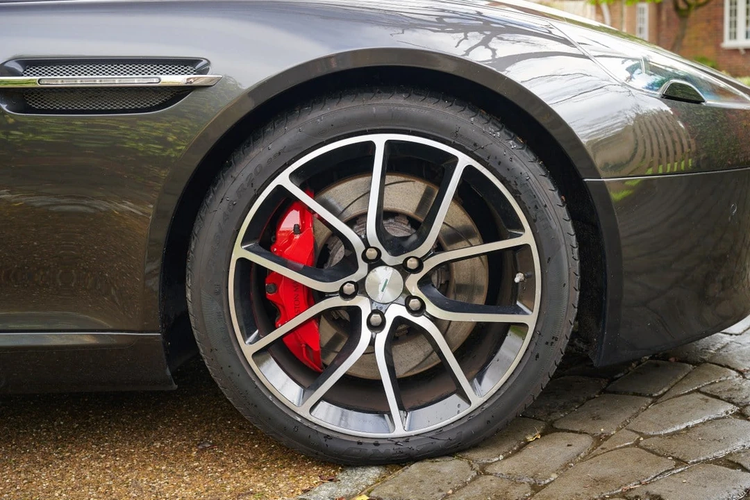 2013 Aston Martin Rapide - Image 23 of 30