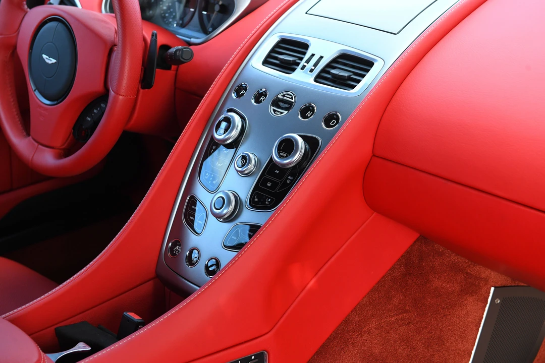 2013 Aston Martin Vanquish 2nd Gen - Image 16 of 31