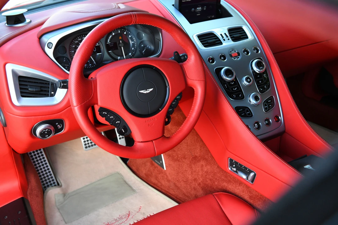 2013 Aston Martin Vanquish 2nd Gen - Image 9 of 31