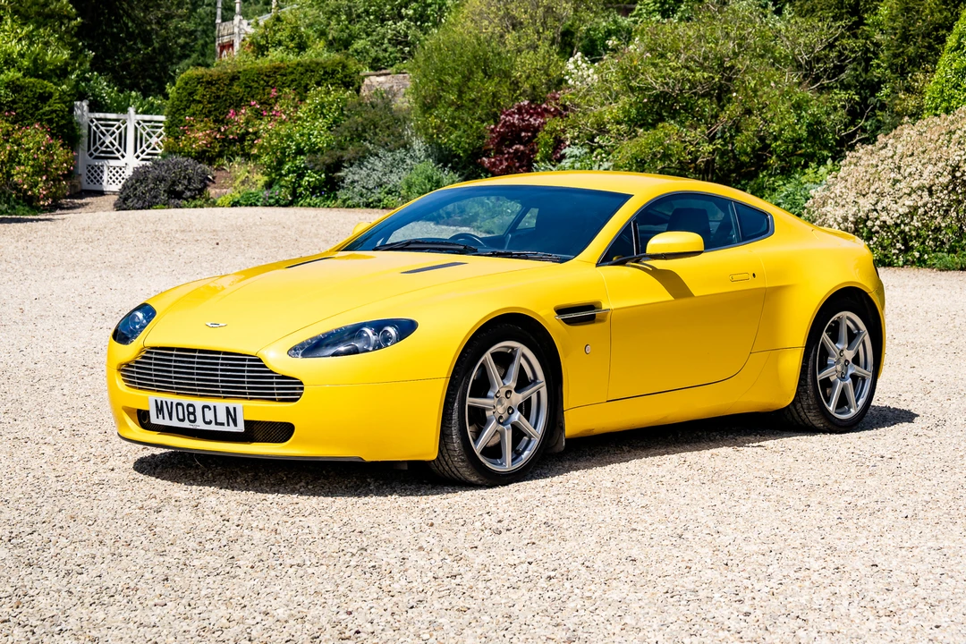 2013 Aston Martin V12 Vantage (2010-2018) - Image 9 of 16