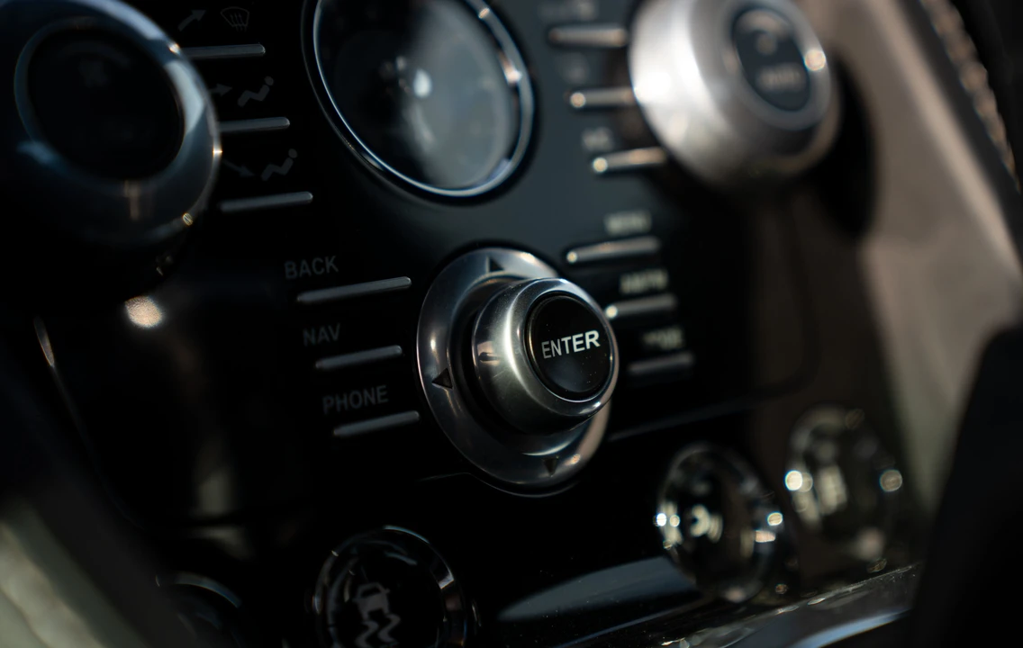 2013 Aston Martin V12 Vantage (2010-2018) - Image 28 of 31