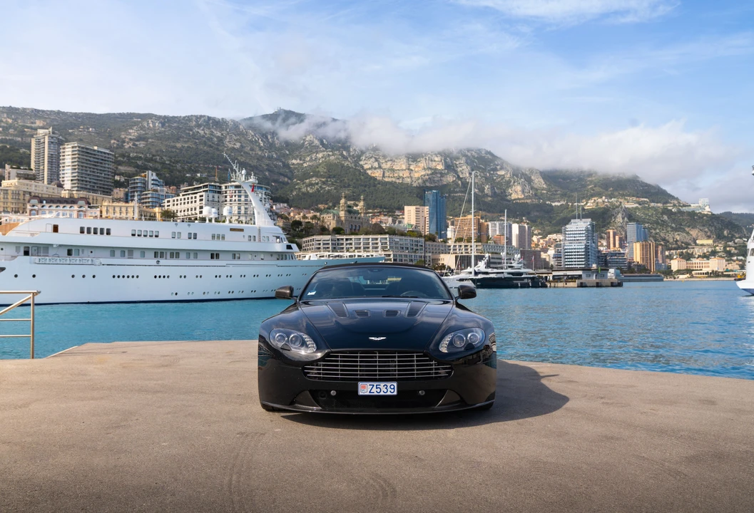 2013 Aston Martin V12 Vantage (2010-2018) - Image 13 of 31