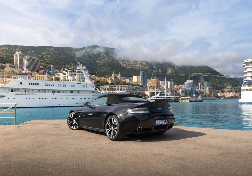 2013 Aston Martin V12 Vantage (2010-2018) - Image 8 of 31